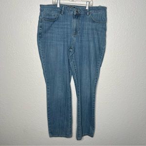 Lee Jeans Womens 16  Blue Denim Pants Straight Leg Mid Rise Regular Fit.